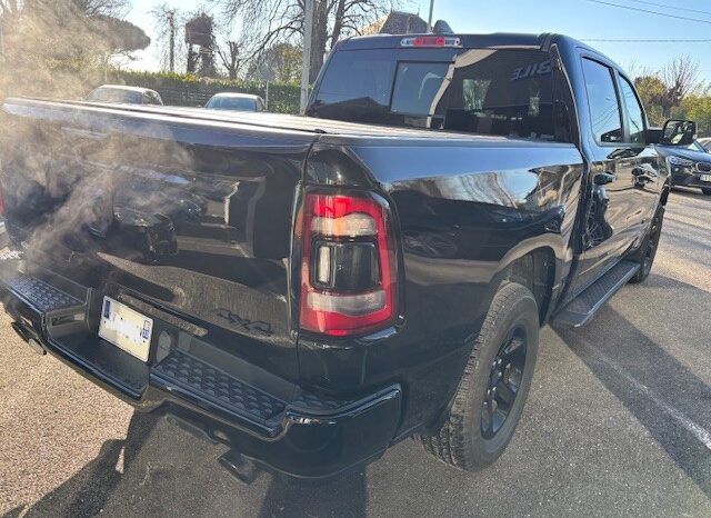 
								RAM 1500 SPORT 5.7L HEMI full									