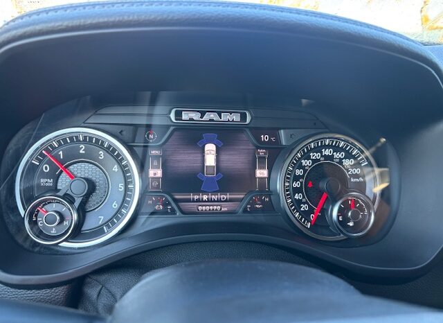 
								RAM 1500 SPORT 5.7L HEMI full									