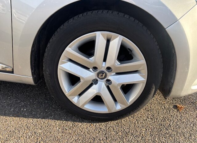 
								CLIO V 90CV ZEN full									