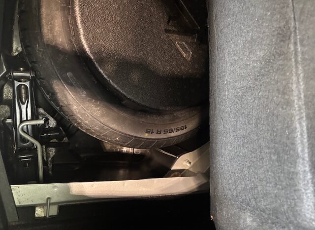 
								MEGANE III 1.5 DCI 95CV BOSE full									