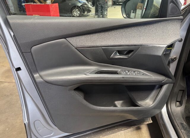 
								3008II 1.5 HDI 130CV ALLURE full									