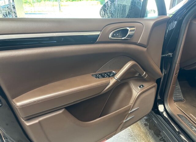 
								CAYENNE HYBRIDE RECHARGEABLE 416 CV full									